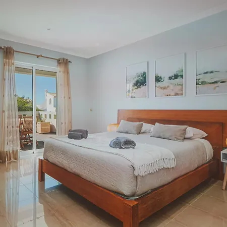 Exceptional 5 Bedroom Villa Vila *